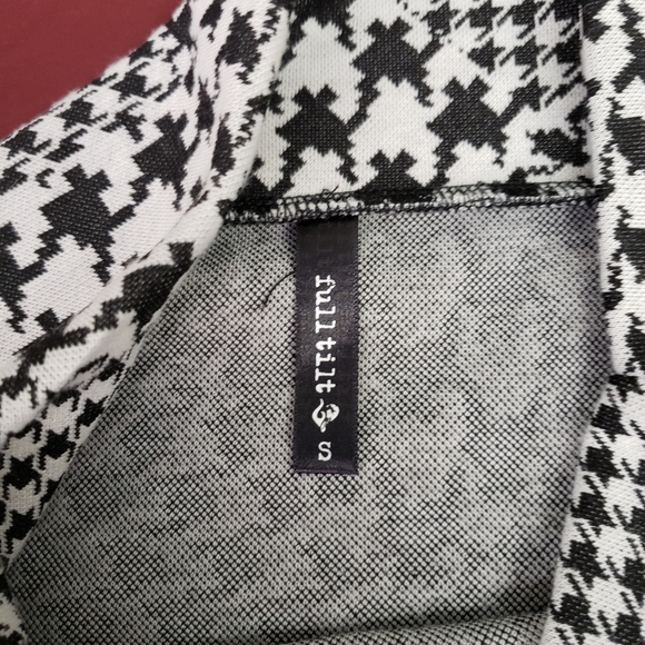 Full Tilt Pencil Skirt - Picture 2 of 3